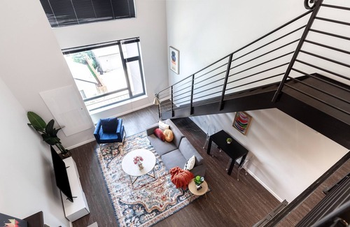 University Park Apartamento | Modern Upscale Studio Loft w/free parking & pool