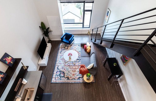 University Park Apartamento | Modern Upscale Studio Loft w/free parking & pool