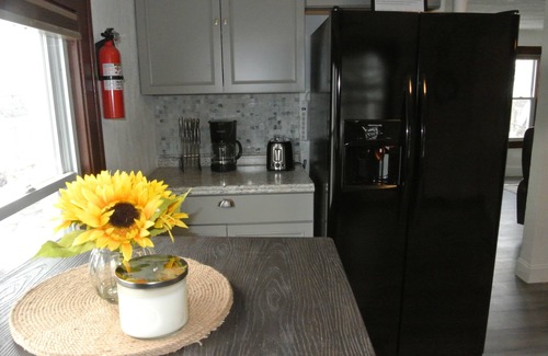 Two Rivers Apartamento | Apartamento moderno en la planta superior, cerca del lago Michigan