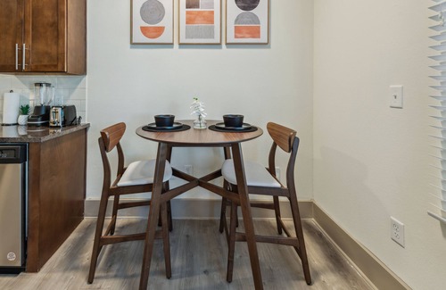 Cityplace Apartamento | Modern Uptown Gem. Free Parking. Pet Friendly!