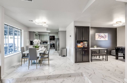 Oklahoma City Casa | Modern Urban Retreat With Hot Tub. Close to major popular restaurants.