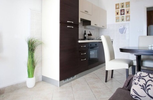 Pisak Apartamento | Modern vacation apartment with pool and sea view