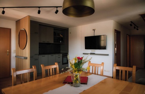 Grossweingarten Apartamento | Modern vacation apartment with bathtub (100sqm)