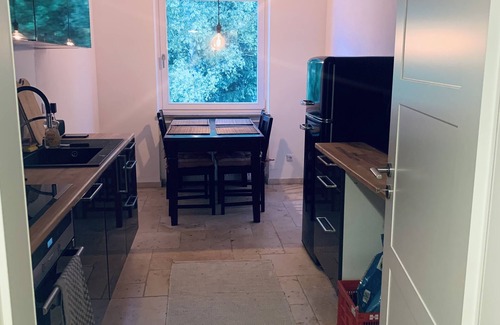 Wolfratshausen Casa | Modern vacation apartment "La Fredo" near Lake Starnberg, 5 minutes' walk to public transport