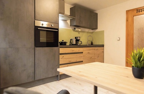 Burkardroth Apartamento | Modern vacation home with whirlpool