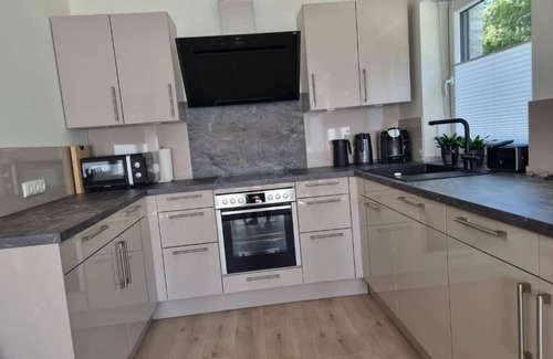 Wiefelstede Casa | Modern vacation home on Lake Bernstein! Close to the beach and family-friendly!