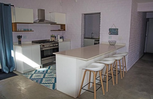 Pringle Bay Casa | Modern holiday home - 150m to the beach