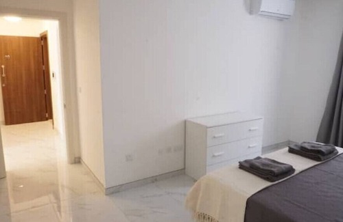 Ta' Giorni Apartamento | Modern Valley View Apartment