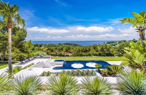 Puig Manya Villa | Villa moderna en las colinas de Ibiza