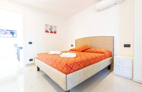 Lignano Sabbiadoro Villa | Modern villa with jacuzzi close to the beach by Beahost Rentals