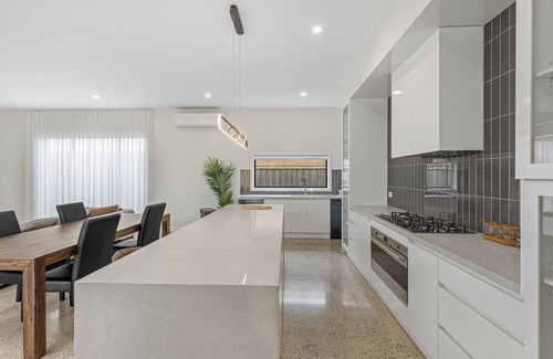 Ocean Grove Casa | Modern villa - 12 sleep