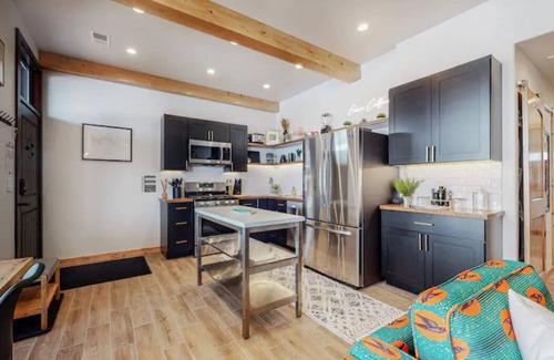 Angel Fire Condominio | Modern Villa / 2BR / 2BA / FP / 2 Patios / Arcade / 5 min to Slopes and Trails!