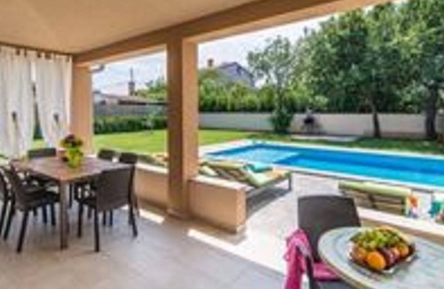 Liznjan Villa | Villa moderna a 2km del mar, con piscina privada