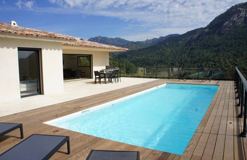 Pinarellu Villa | **** Vistas Villa moderna piscina climatizada, muy bien situado, al mar y montaña