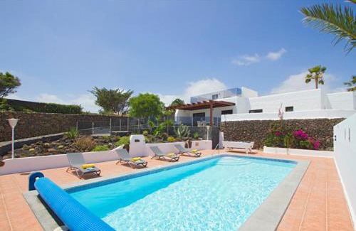 Los Mojones Villa | Modern Villa In Los Mojones 4 Bedrooms Large Heated Pool Villa Mojones Puerto Del Carmen