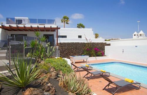 Los Mojones Villa | Modern Villa In Los Mojones 4 Bedrooms Large Heated Pool Villa Mojones Puerto Del Carmen
