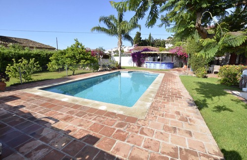 Velilla-Taramay Casa | Modern villa on the beach, large private pool, BBQ, many flowers very quiet.