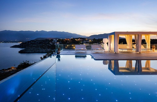 Marathi Villa | Modern Villa Overlooking the Aegean. Next to the sea.