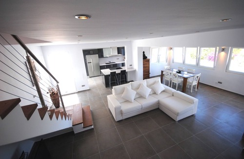 Bahía de San Antonio Villa | Villa moderna con piscina privada, cerca de la playa y bahía de San Antonio