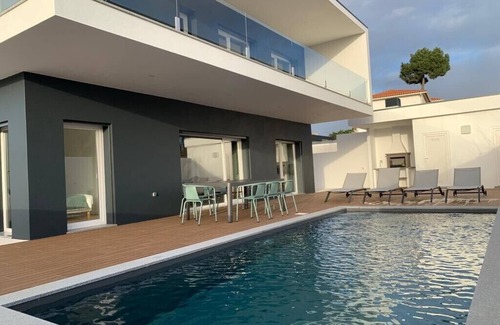 Obidos Casa | Modern Villa with pool in Obidos