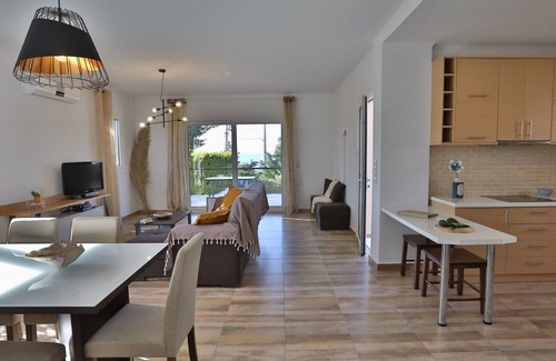 Adelianos Kampos Casa | Villa moderna con piscina privada, a solo 5 minutos de la playa.