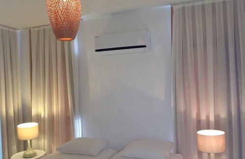 Gulluk Villa | Villa moderna con jardín privado y piscina privada.