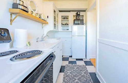 West Plaza Apartamento | Modern Vintage Plaza Penthouse