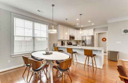 Northeast Virginia Beach Casa | Modern Virginia Beach Retreat in Resort District!