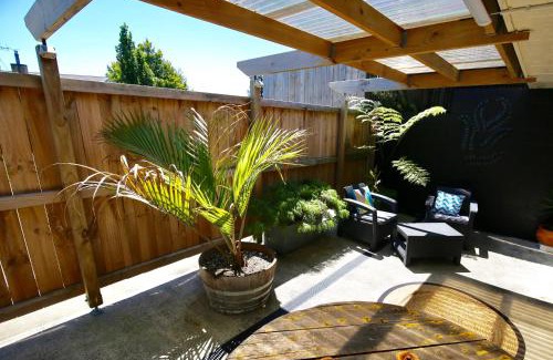 Leamington Apartamento | Modern Wall