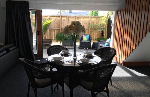 Leamington Apartamento | Modern Wall