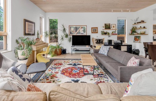 Newlands Casa | Modern & Warm Home in the Heart of Boulder
