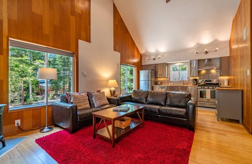 Tahoma Casa | Moderno West Shore Chalet - a pie de la playa