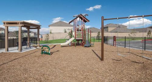San Antonio Casa | Modern Western 5BR Retreat! BMT SeaWorld Riverwalk Alamo