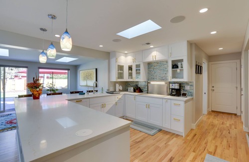Barths Casa | Modern Wheat Ridge Home w/ Private Hot Tub & Sauna