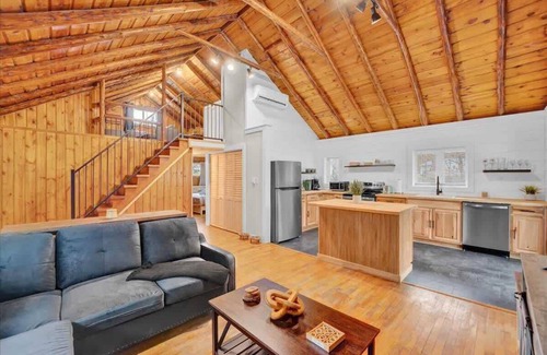 Pocohanna Cabin Colony Casa | Modern Wilderness Cabin | BBQ - Firepit - Hot Tub