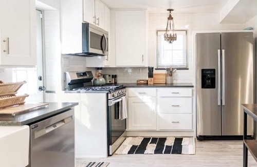 Central Oklahoma City Apartamento | Modern Writers Nook