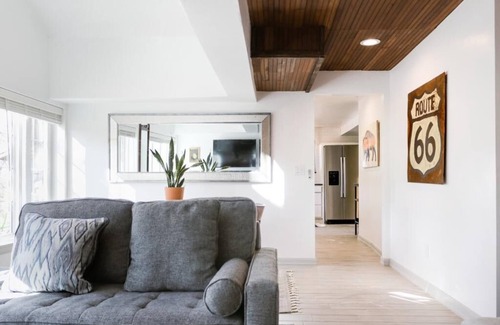 Central Oklahoma City Apartamento | Modern Writers Nook