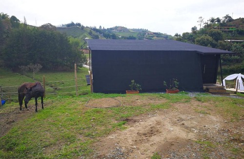 El Penol Chalet De Esquí | Moderna cabaña en medio del campo
