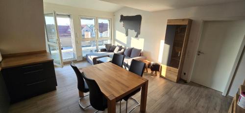 Gunzenhausen Apartamento | Moderne 3 Zimmer Wohnung Panorama mit großem Balkon für 4Personen inklusive Wifi und Parkplatz