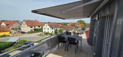 Gunzenhausen Apartamento | Moderne 3 Zimmer Wohnung Panorama mit großem Balkon für 4Personen inklusive Wifi und Parkplatz
