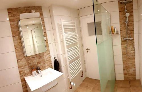Heppens Apartamento | Moderne 3 Zimmer Wohnung - Zentral gelegen