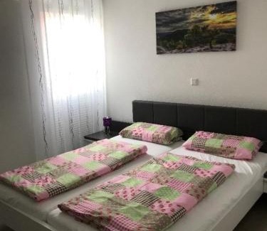 Bad Neustadt an der Saale Apartamento | Moderne Ferienwohnung im Herzen von Bad Neustadt