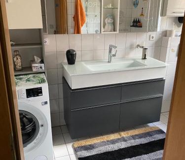 Kirchheim am Neckar Apartamento | Moderne Ferienwohnung Neckarschleife mit Klimaanlage