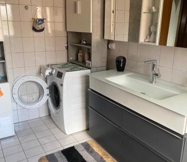 Kirchheim am Neckar Apartamento | Moderne Ferienwohnung Neckarschleife mit Klimaanlage