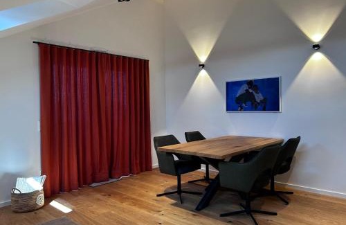 Feldwies Apartamento | Moderne Ferienwohnung Übersee