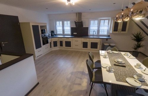 Strackholt Apartamento | Moderne Ferienwohnung im Herzen Ostfrieslands
