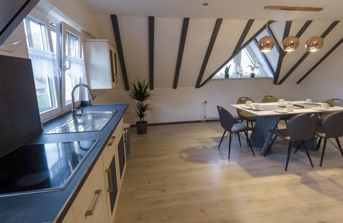 Strackholt Apartamento | Moderne Ferienwohnung im Herzen Ostfrieslands