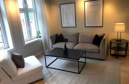 Engen Apartamento | Moderne Leilighet midt i Bykjernen