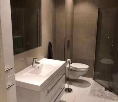 Engen Apartamento | Moderne Leilighet midt i Bykjernen