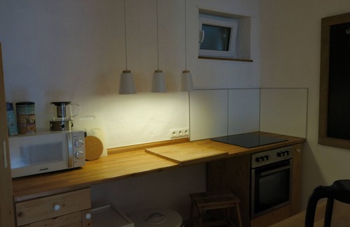 Schweinfurt Apartamento | Apartamento moderno y amoblado con 3 habitaciones en la planta baja con buenas conexiones de transporte